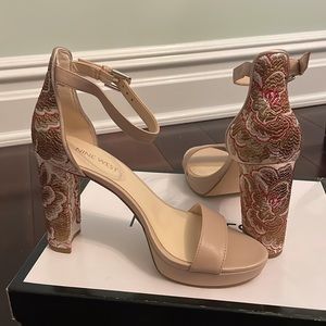 Nine West heels size 6